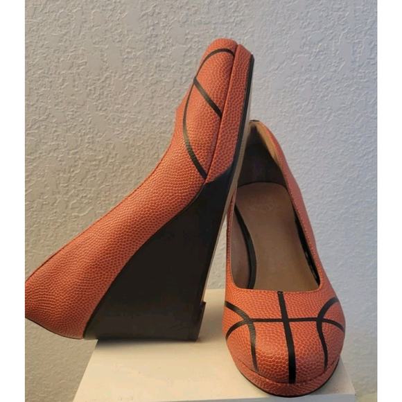 Charis & Doxa Basketball Wedges Womans Sz. 8 W Leather Real Basketball Material - Picture 2 of 11